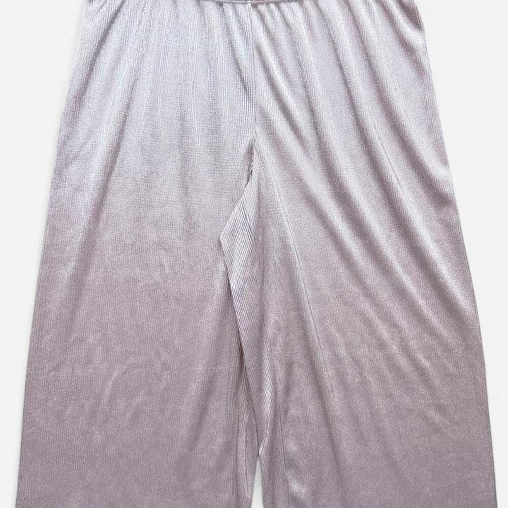 NWT metallic plissé pants in a shimmery silver/pale pink tone. Women’s size XL.